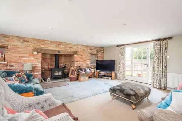 Bluebird Cottage Modern Village House with Annexe and Gardens