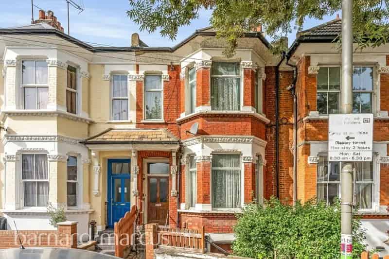 Four Storey Townhouse Near Clapham Junction - Family Home