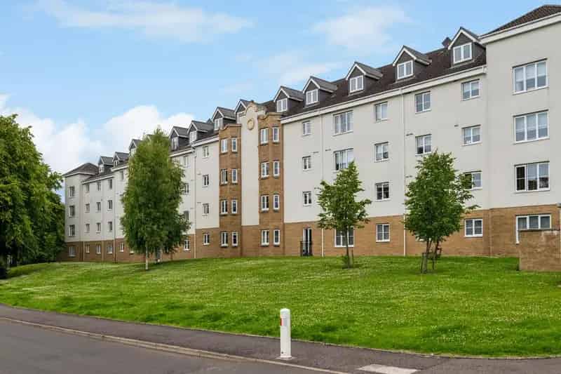 2 bedroom flat for sale