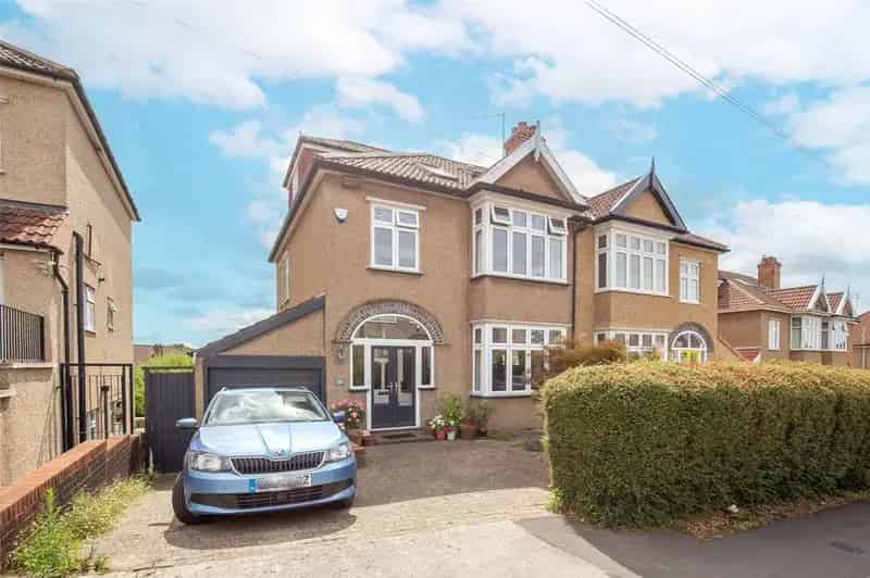 4 Bedroom Semi Detached House for Sale