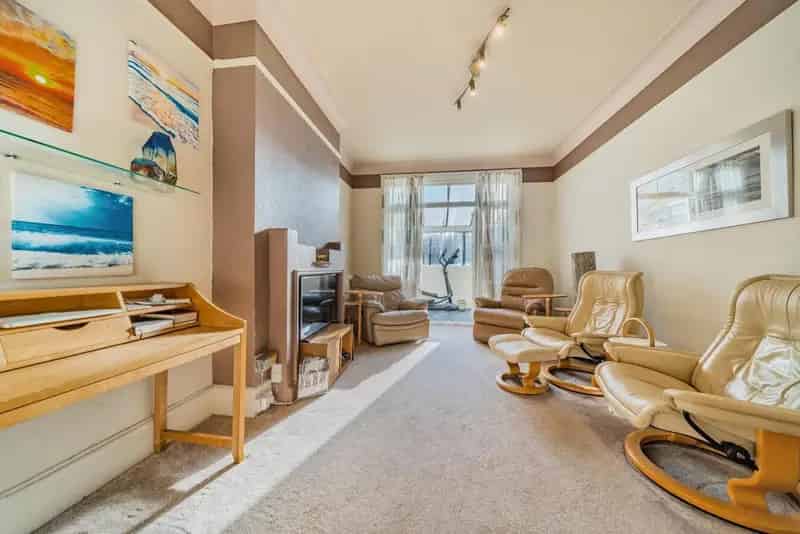 1600 sq ft Semi Detached Family Home For Sale