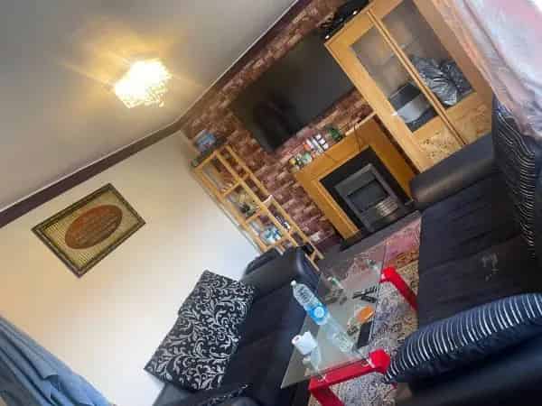 2 Bedroom Ground Floor Flat for Rent