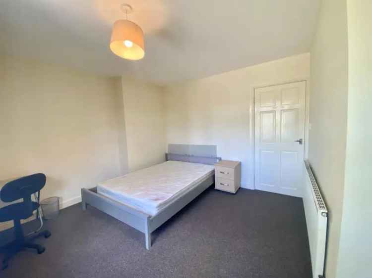 2 bedroom House
 To Let