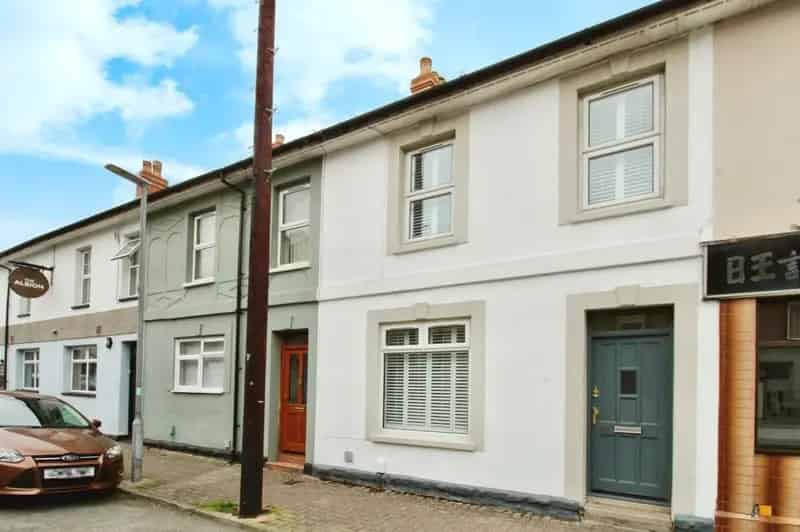 2 Bedroom Terraced House in Penarth Town Centre
