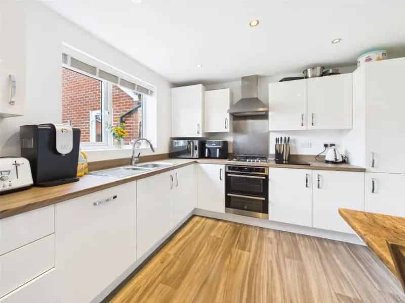 4 Bedroom Semi-Detached House for Sale
