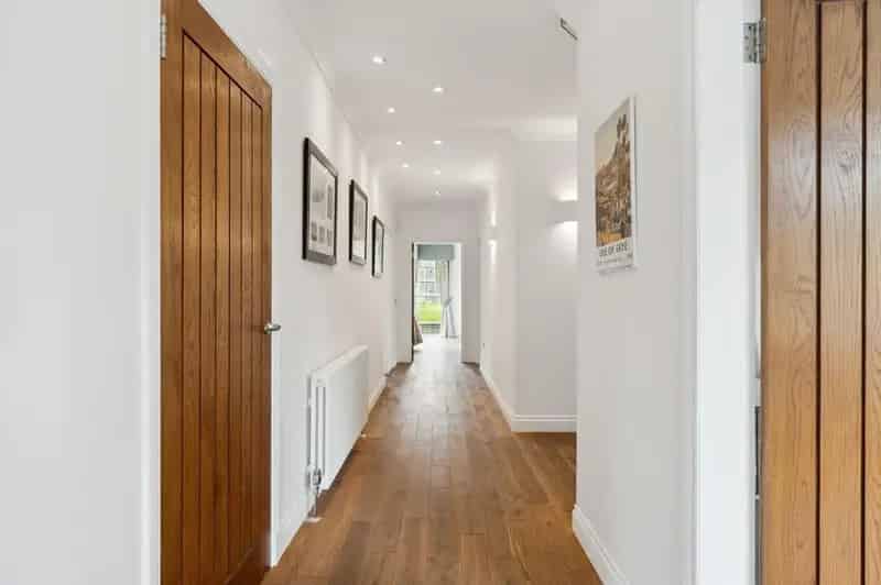 4 Bedroom Detached Bungalow for Sale in Carmunnock