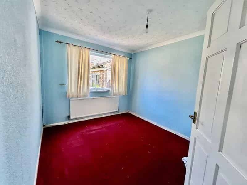 2 bed house for sale