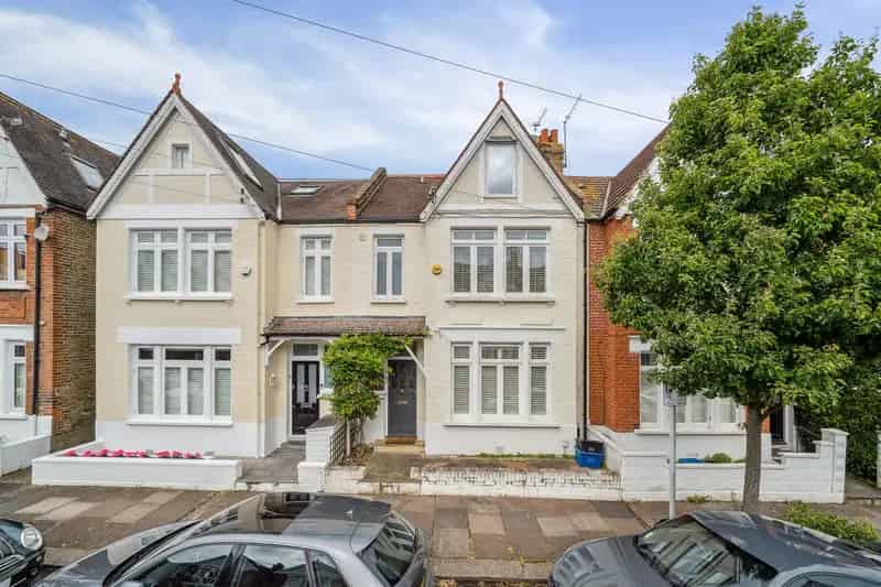 4 Bedroom House for Sale Barnes Village London