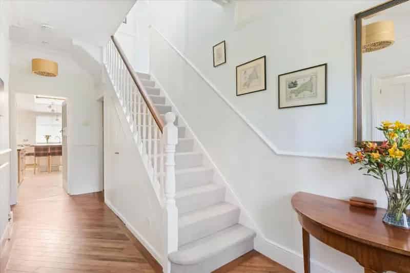 5 Bedroom Detached House for Sale in Cheltenham