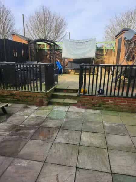 3 Bed Family Home Large Garden Garage Parking Near Shops Train Station