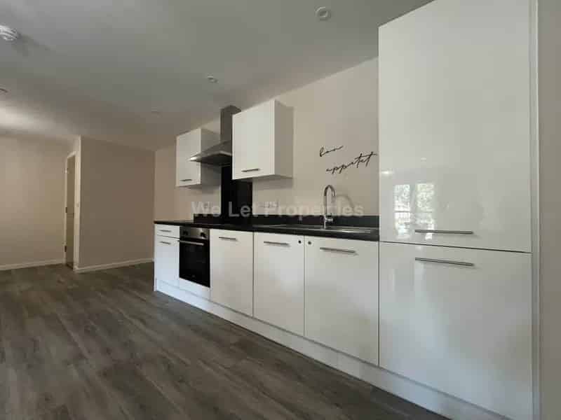 2 Bedroom Apartment House to Rent