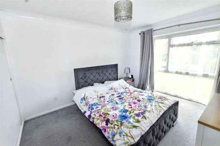 1 Bed Flat for Sale - Spacious Ground Floor Apartment Chain Free