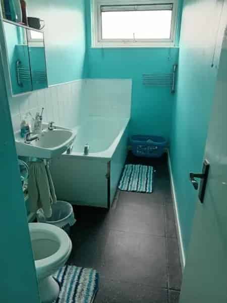 1 Bed Flat Near Gravesend Train Station