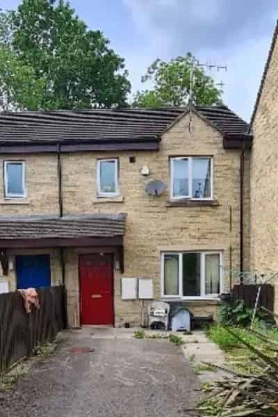 3 Bedroom House with Large Garden and Loft Space