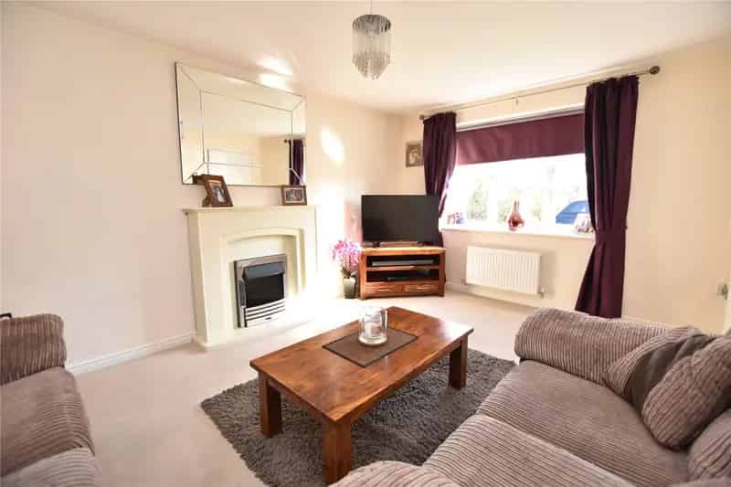 5 Bedroom Family Home Near Leeds and York
