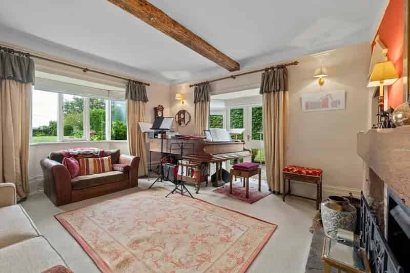 Welcombe Bank Farm: Charming Period Farmhouse with Cottage and Stunning Views
