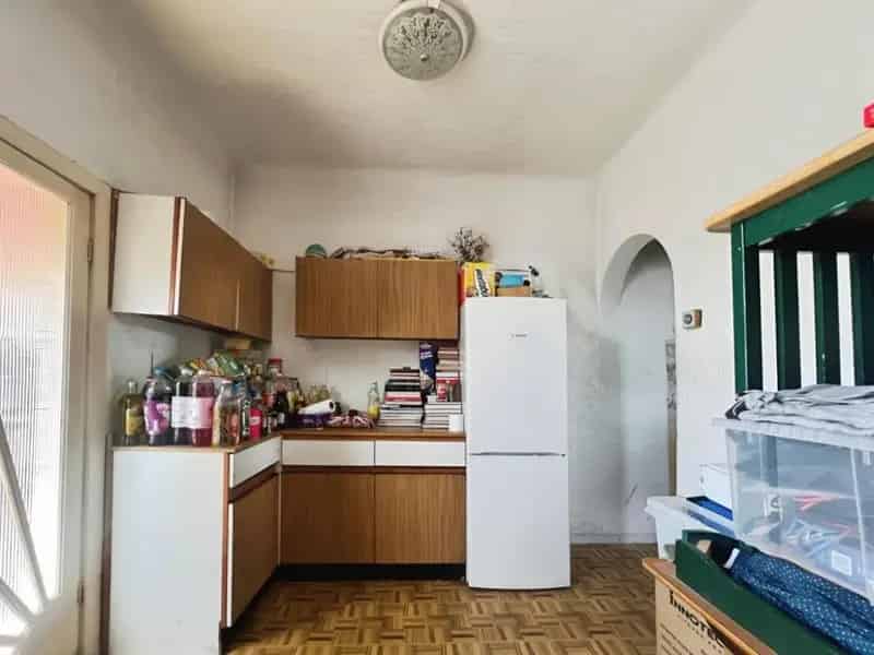 2 bed property for sale