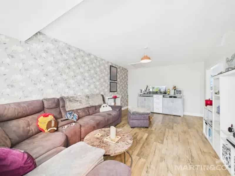 2 Bedroom Bungalow For Sale Near Amenities and Schools