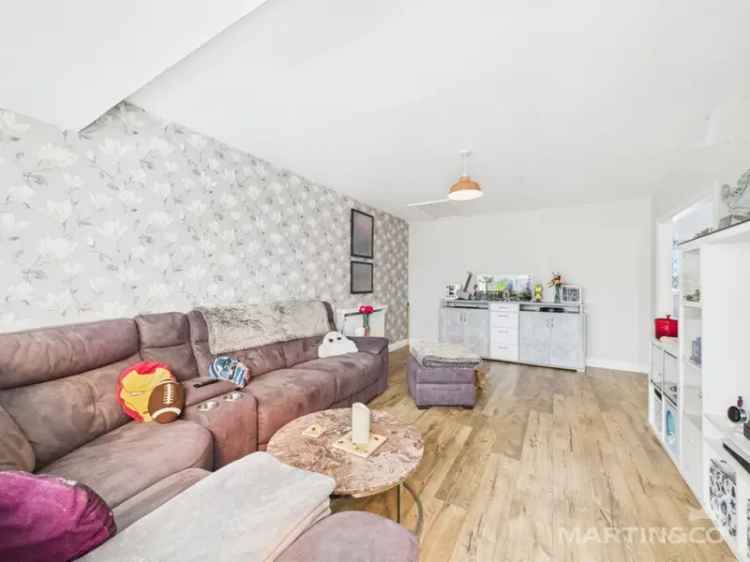 2 Bedroom Bungalow For Sale Near Amenities and Schools