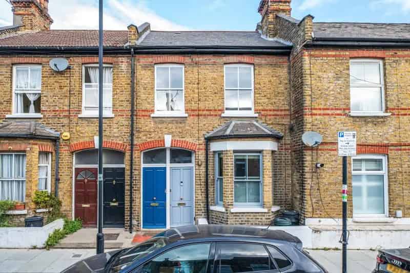 Flat For Sale , London, England