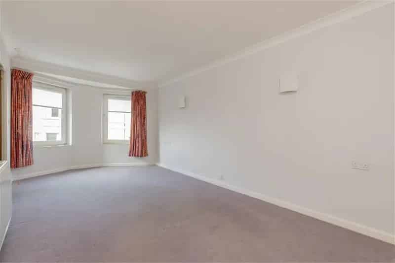 1 Bed Retirement Flat with Parking and Residents Lounge