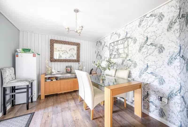 4 Bedroom House for Sale in Cashes Green