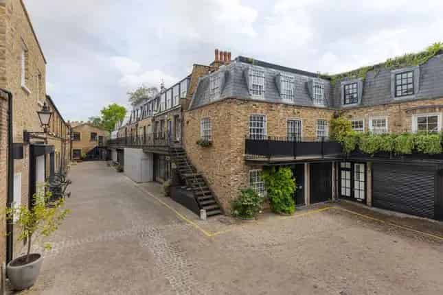 3-Bedroom Apartment Notting Hill Mews