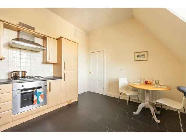 2 bedroom flat  for sale