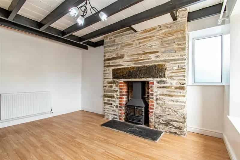 2 Bedroom Cottage For Sale