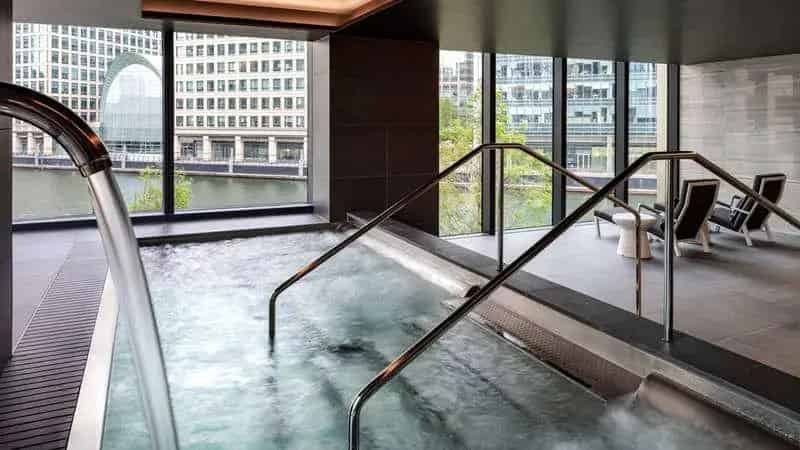 1-Bed Flat for Sale in South Quay Plaza