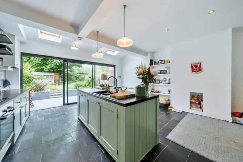 4 Bedroom 2 Bathroom House South Norwood SE25