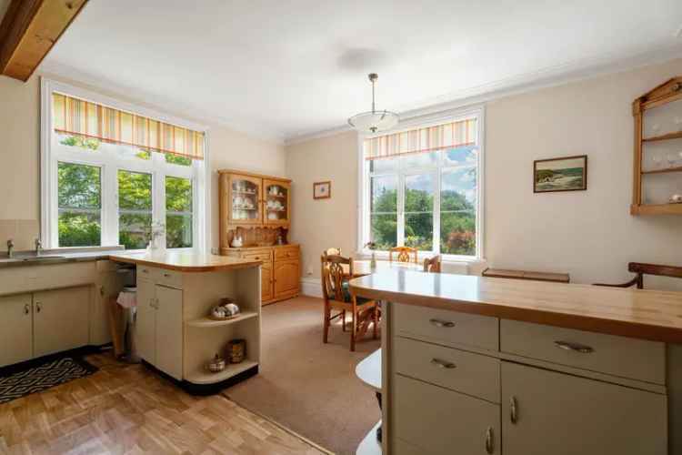 6 Bedroom Farmhouse with Annex - Modernisation Opportunity