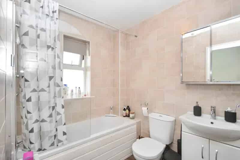 Flat For Sale , Wakefield, England