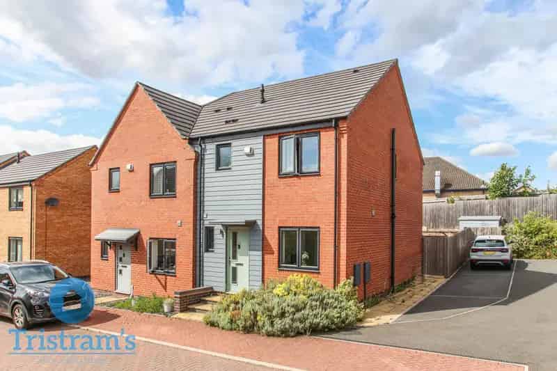 3 Bedroom Semi Detached House to Rent Giltbrook