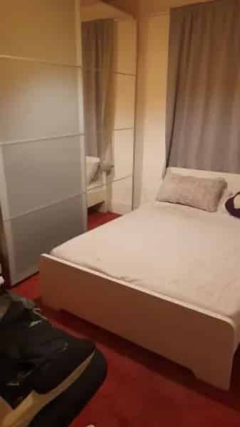 3 Bed House Near Ilford Station - Needs Redecoration