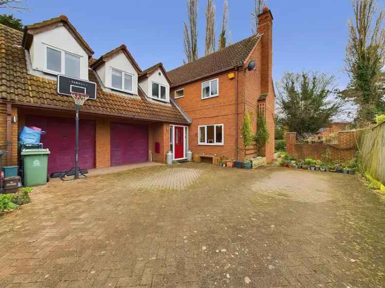 5 Bedroom Detached House for Sale Hempsted Village