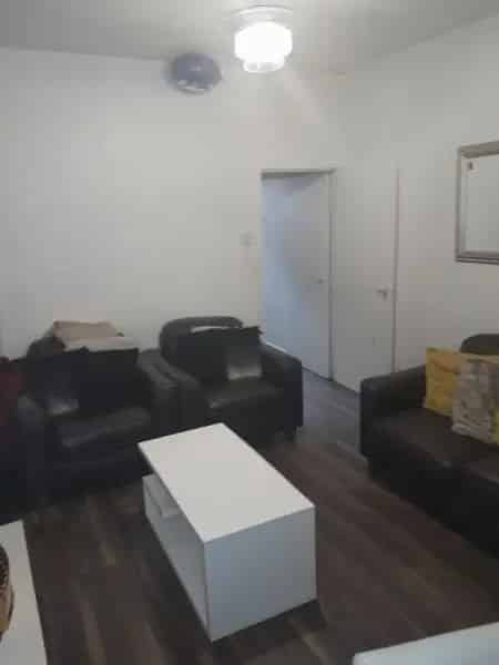 Spacious 2-Bed House Near Manchester City Centre