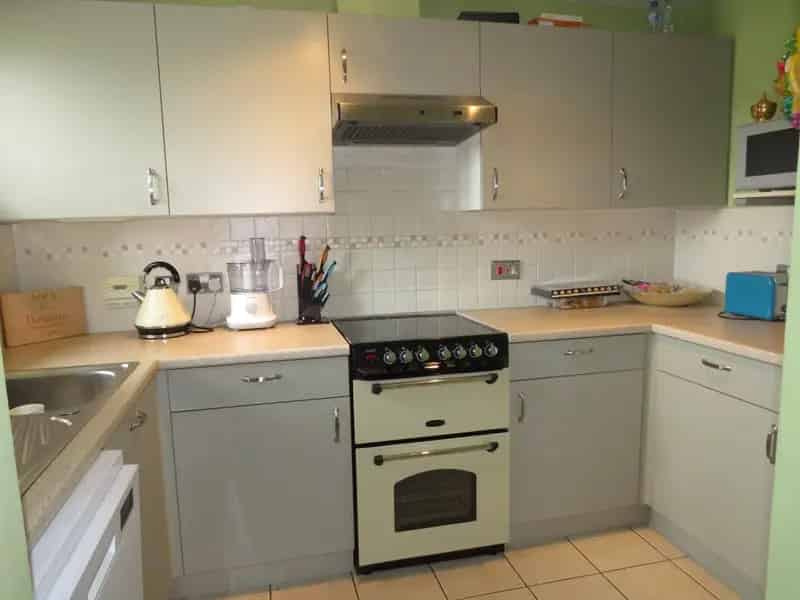 Modern 2 Bed House Pype Hayes Driveway Parking Ensuite