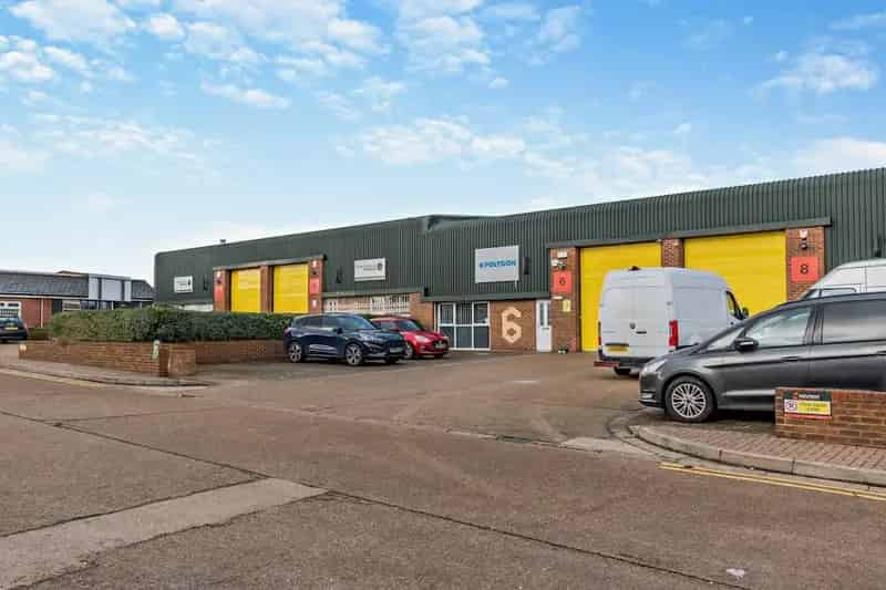Modern Warehouse Unit To Let Manford Industrial Estate