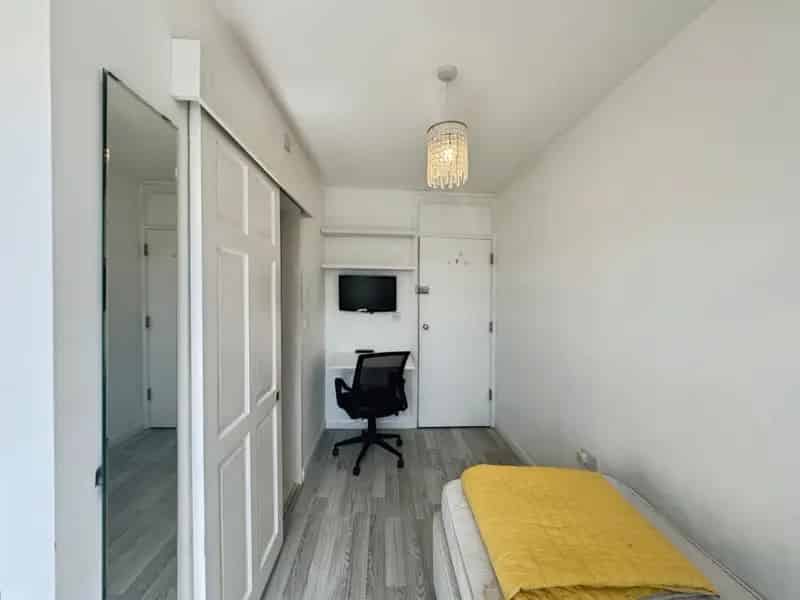 Spacious En-Suite Room To Let in Staines-upon-Thames
