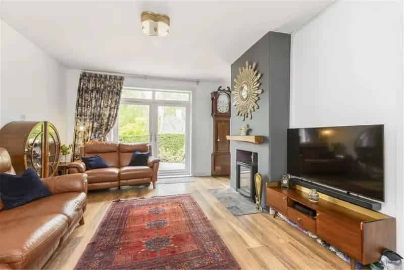 4 Bed Semi-Detached House with 2 Reception Rooms