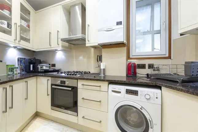 3-Bedroom Flat South Kensington Old Brompton Road