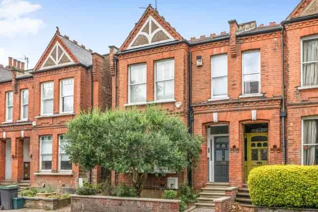 Four Bedroom Semi-Detached House Highgate London