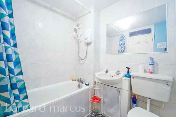 3 Bedroom Maisonette near Feltham Station