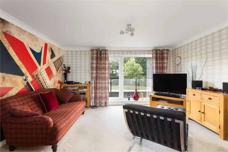 3 Bed Flat Maindoor with 1 Reception Room Corstorphine