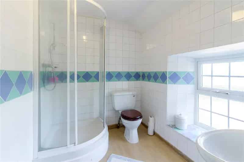6 Bedroom Detached House in Wootton