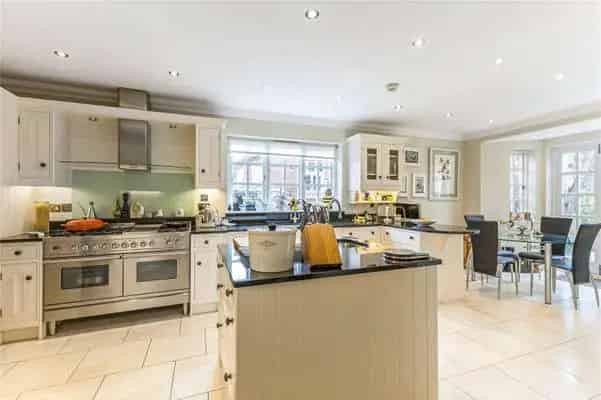 Rose Cottage Cookham Family Home Detached 4 Bedrooms Orangery
