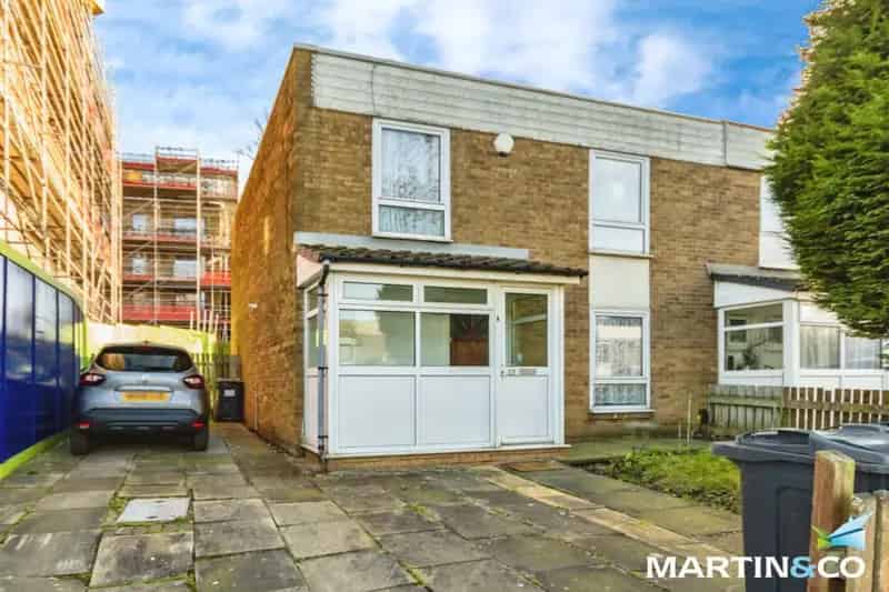 4 Bedroom End of Terrace House for Sale