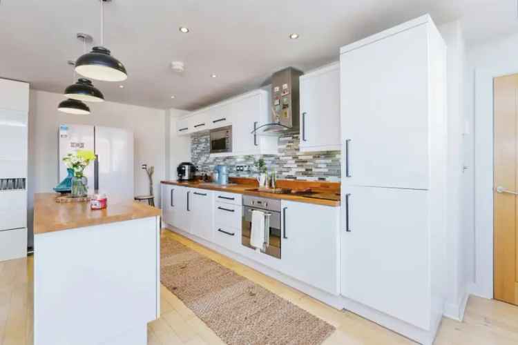 Three Bedroom Penthouse Duplex Apartment City Centre