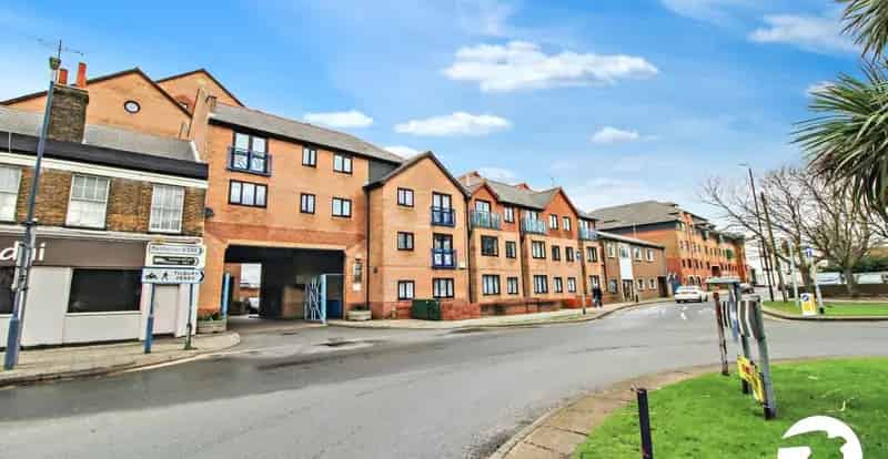 2 Bedroom Apartment Gravesend - Parking Juliette Balcony